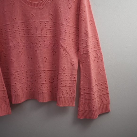 🌹 2/$20, 3/$28 Vintage bell sleeve pink knit sweater - Picture 6 of 11